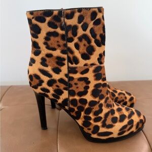 Woman’s Ninewest leather leopard heels NEW 7